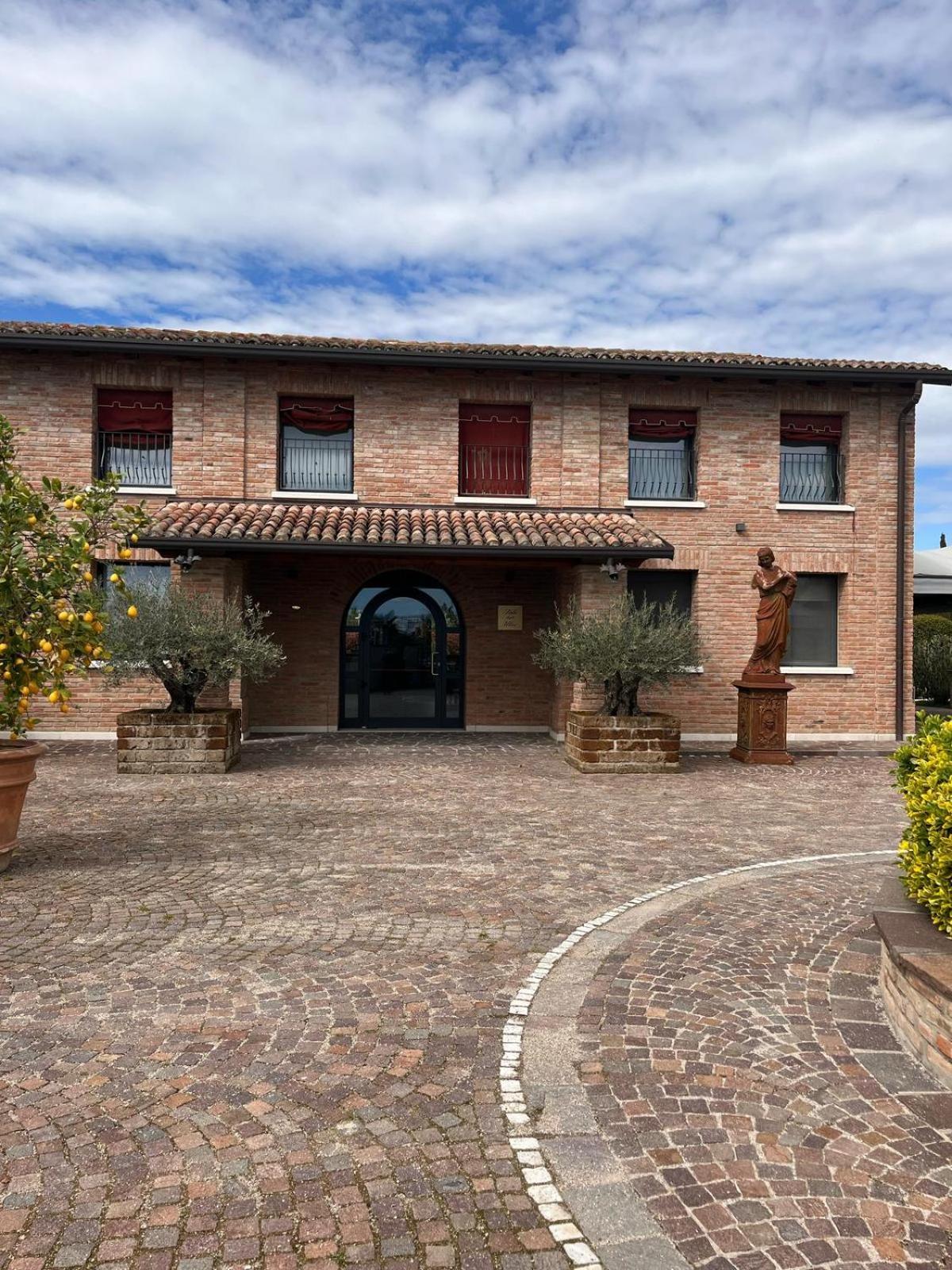 Agriturismo La Sapienza Monestirolo Exteriör bild