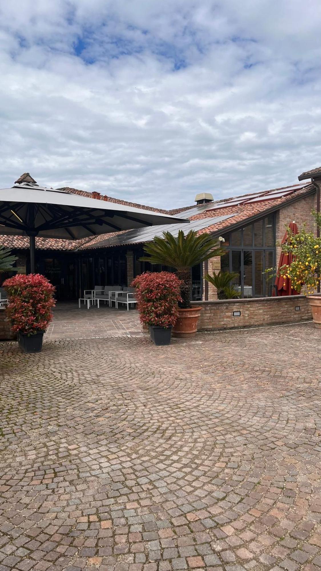 Agriturismo La Sapienza Monestirolo Exteriör bild