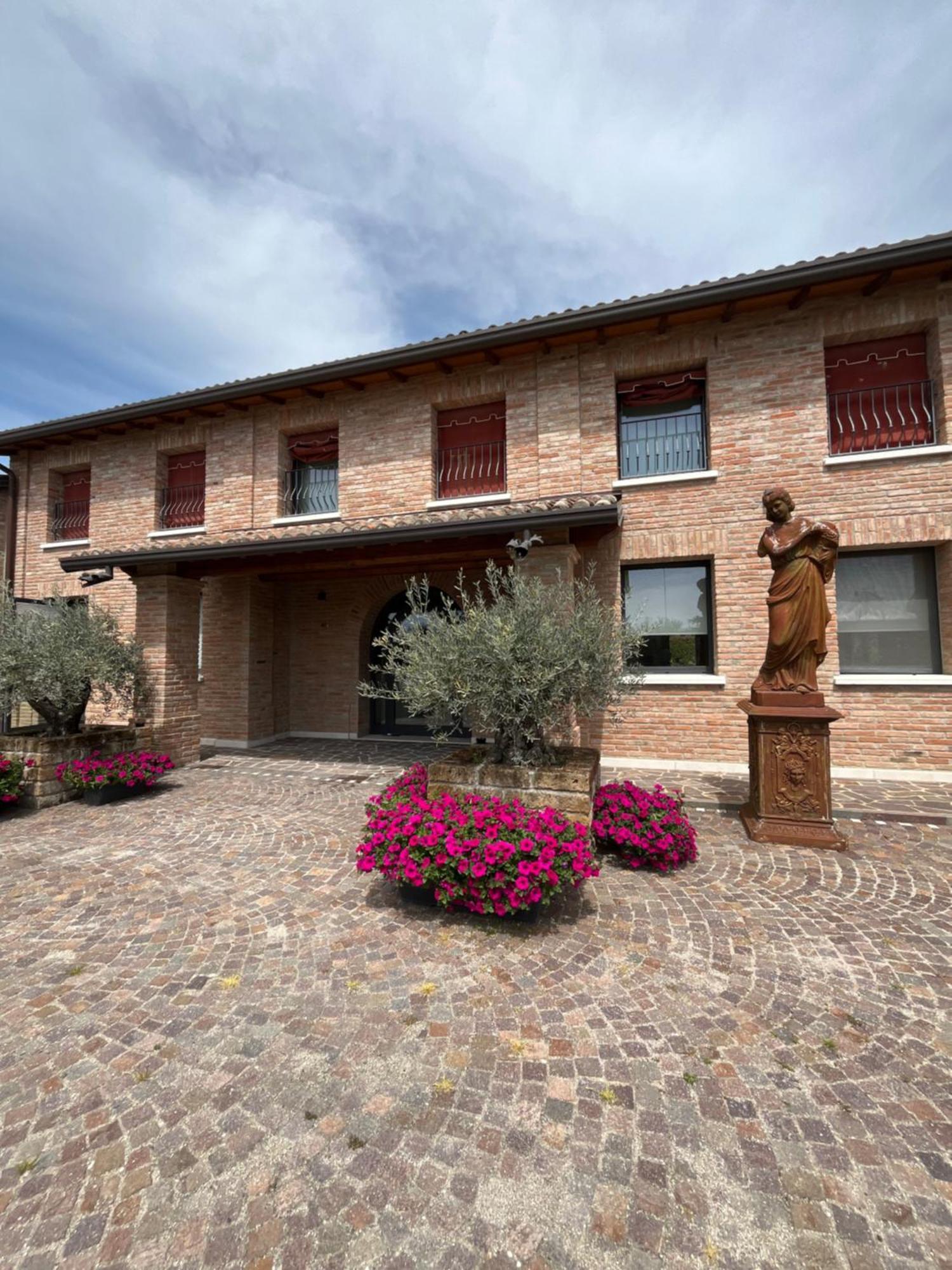 Agriturismo La Sapienza Monestirolo Exteriör bild