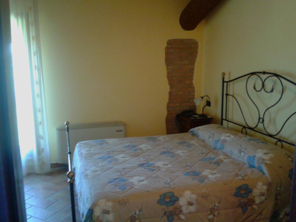 Agriturismo La Sapienza Monestirolo Rum bild